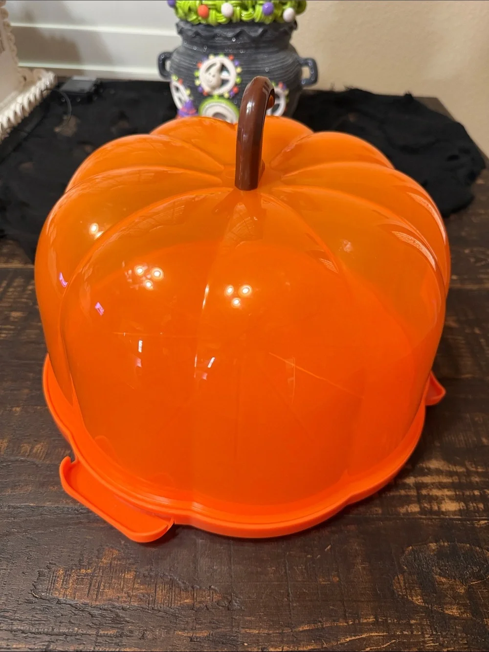 Pumpkin-Shaped Party Cake Carrier - Orange w/ Brown Stem